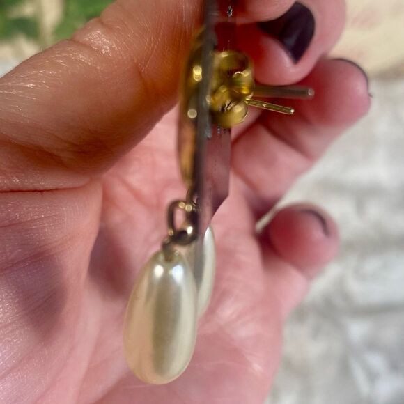 Vintage Gold Seashell and Faux Pearl Earrings Dangle Style Fashion Jewelry - Picture 3 of 4